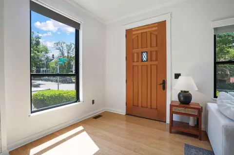 Entry Way - 116 E Mithoff St, Columbus, OH 43206 photo 1 of 3