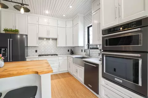 Kitchen - 116 E Mithoff St, Columbus, OH 43206 photo 5 of 7