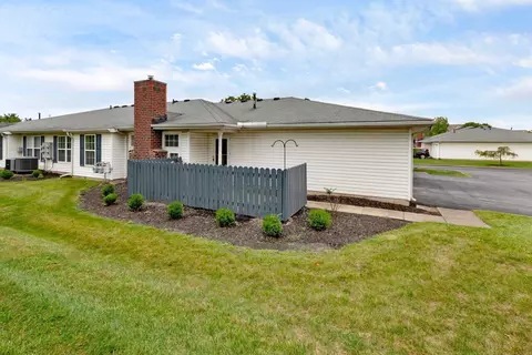 8340 Greyhawk Cir, Columbus, OH 43240
