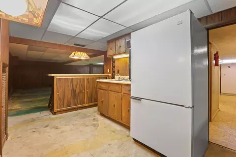 Kitchen - 631 E 5th Ave, Lancaster, OH 43130 photo 7 of 10