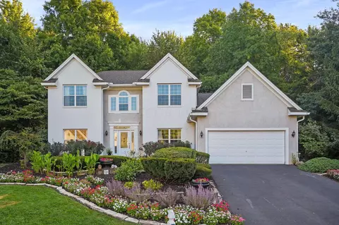 806 Cherry Wood Pl, Columbus, OH 43230