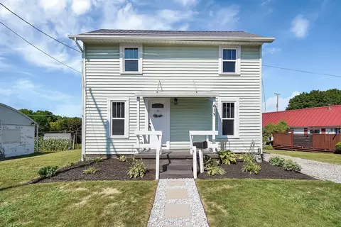 615 N Spring St, Loudonville, OH 44842
