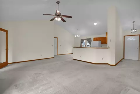 112 Castleton Ct, Pataskala, OH 43062 photo 5