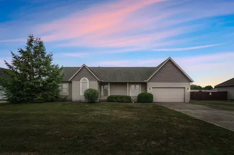 112 Castleton Ct, Pataskala, OH 43062