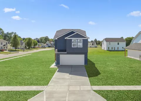 787 Oakdale Dr, Jamestown, OH 45335