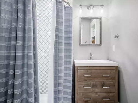 Bath - 9323 Din Eidyn Dr, Dublin, OH 43017 photo 5 of 7