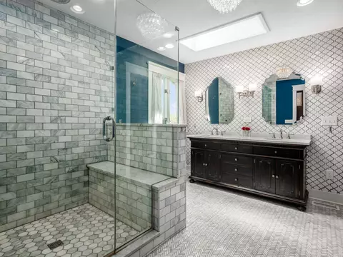 Bath - 9323 Din Eidyn Dr, Dublin, OH 43017 photo 2 of 7