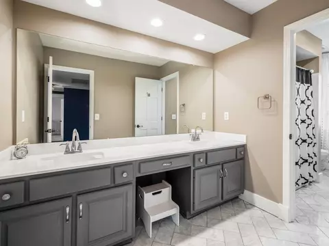 Bath - 9323 Din Eidyn Dr, Dublin, OH 43017 photo 6 of 7