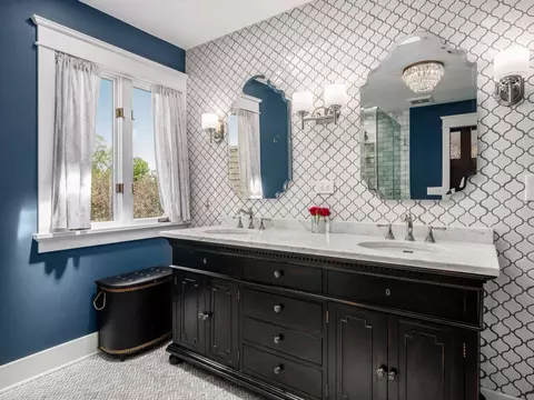 Bath - 9323 Din Eidyn Dr, Dublin, OH 43017 photo 3 of 7