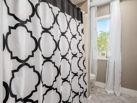 Bath - 9323 Din Eidyn Dr, Dublin, OH 43017 photo 7 of 7