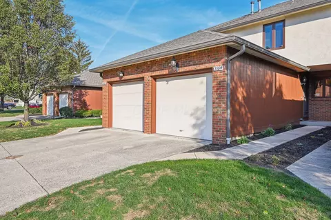 3164 Parkview Cir, Grove City, OH 43123
