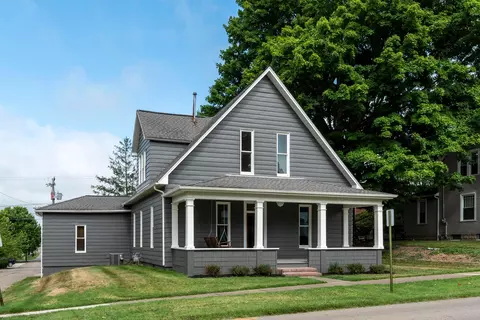 23 S Church St, Thornville, OH 43076