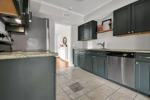 Kitchen - 454 Kenbrook Dr, Worthington, OH 43085 photo 2 of 2