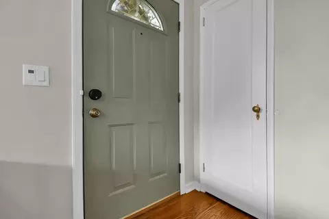 Entry Way - 454 Kenbrook Dr, Worthington, OH 43085 photo 1 of 2