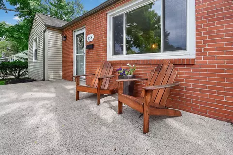 Exterior - 454 Kenbrook Dr, Worthington, OH 43085 photo 2 of 7