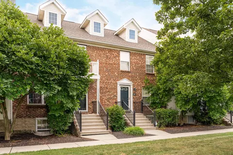 687 Lazelle Rd, Westerville, OH 43081