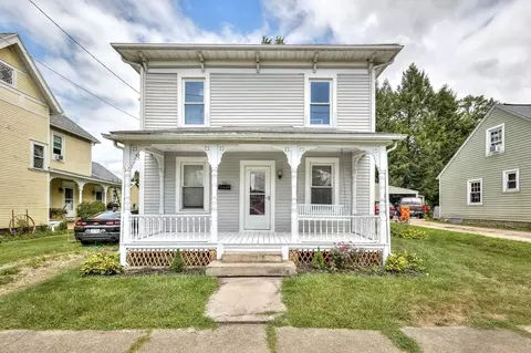96 W College St, Fredericktown, OH 43019