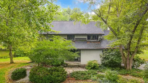 115 Oak Canyon Dr, Pataskala, OH 43062