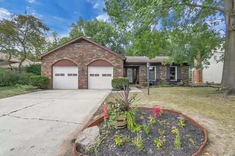 3884 Quail Hollow Dr, Columbus, OH 43228