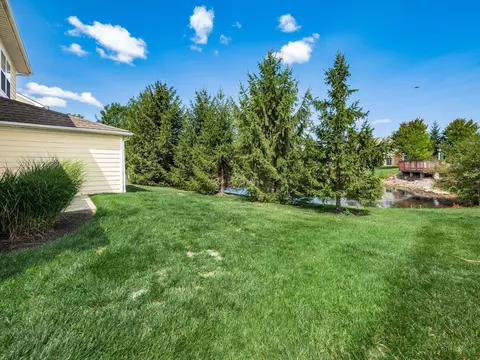 Exterior - 3810 Gabrielle Dr, Dublin, OH 43016 photo 4 of 9