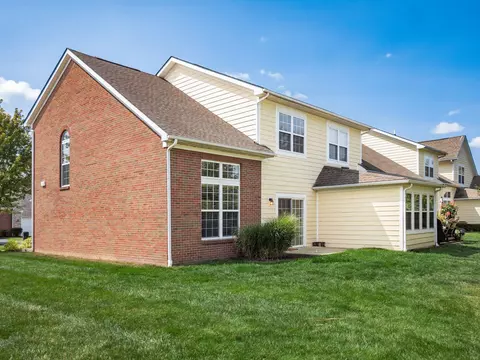 Exterior - 3810 Gabrielle Dr, Dublin, OH 43016 photo 5 of 9