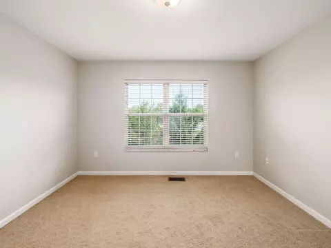 Bedroom - 3810 Gabrielle Dr, Dublin, OH 43016 photo 4 of 5