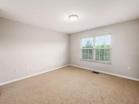 Bedroom - 3810 Gabrielle Dr, Dublin, OH 43016 photo 3 of 5