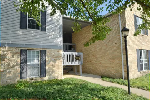 2074 Park Run Dr #E, Columbus, OH 43220