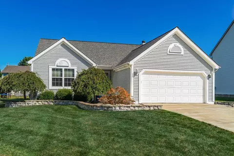 1489 Royal Oak Dr, Lewis Center, OH 43035