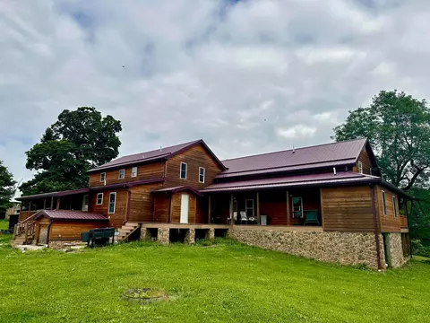 8295 Pleasantview Rd SE, Bremen, OH 43107