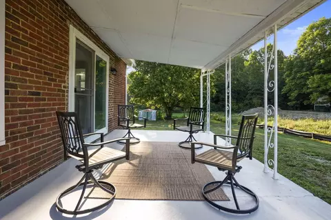 Exterior - 512 S Market St, Mcarthur, OH 45651 photo 2 of 7