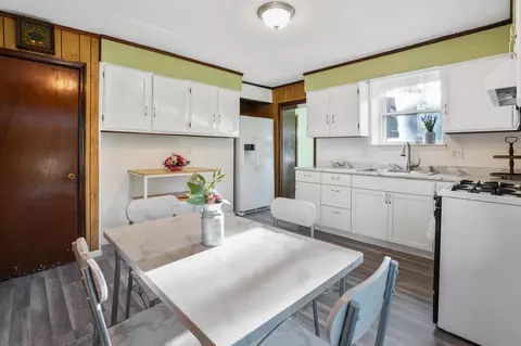 Kitchen - 512 S Market St, Mcarthur, OH 45651 photo 2 of 4