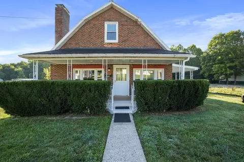 Exterior - 512 S Market St, Mcarthur, OH 45651 photo 6 of 7