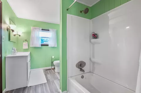 Bath - 512 S Market St, Mcarthur, OH 45651 photo 1 of 2
