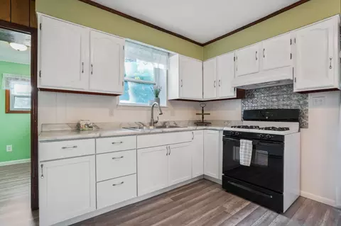 Kitchen - 512 S Market St, Mcarthur, OH 45651 photo 3 of 4