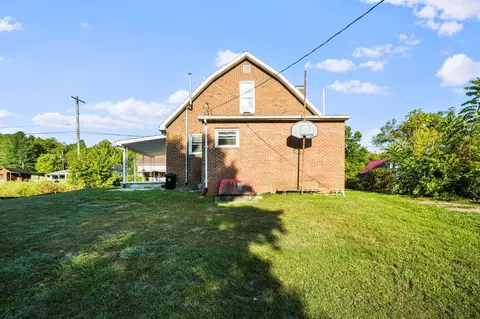 Exterior - 512 S Market St, Mcarthur, OH 45651 photo 7 of 7