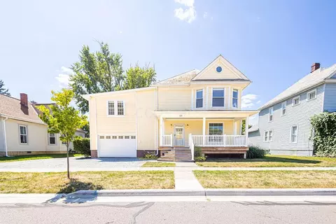 49 Town St, Pataskala, OH 43062