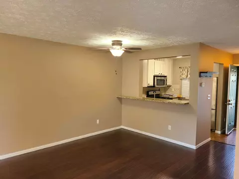 697 Parkbluff Way, Lewis Center, OH 43035