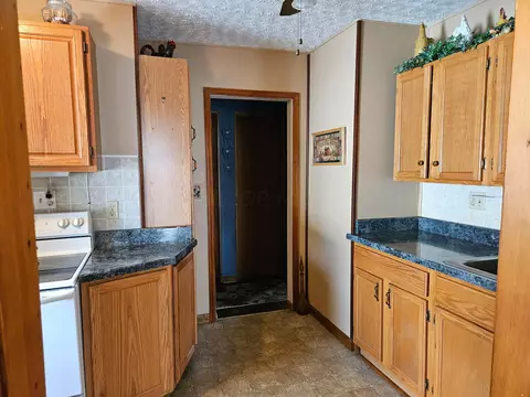 Kitchen - 113 Lawnview Ave, Springfield, OH 45505 photo 1 of 2