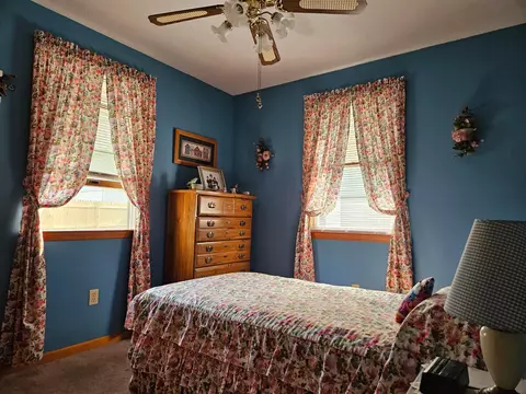 Bedroom - 113 Lawnview Ave, Springfield, OH 45505 photo 2 of 2