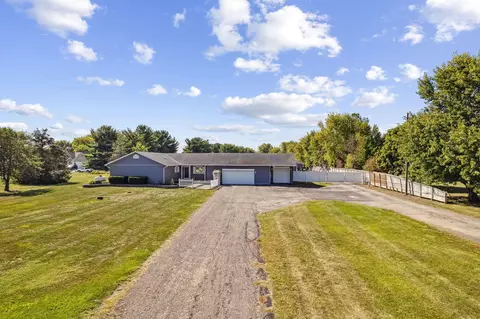 735 Hibbs Rd, Lockbourne, OH 43137