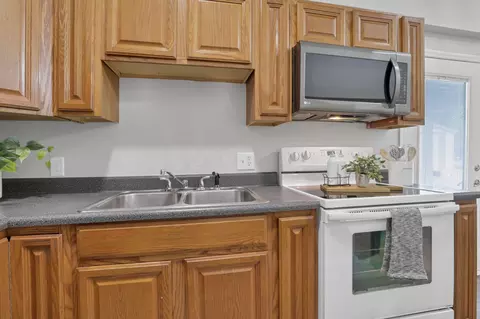 Kitchen - 10809 Thrailkill Rd, Orient, OH 43146 photo 2 of 2