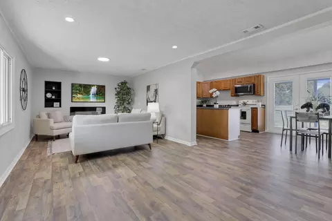 Living - 10809 Thrailkill Rd, Orient, OH 43146 photo 1 of 6