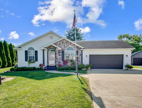 1220 Bam Ln, Zanesville, OH 43701