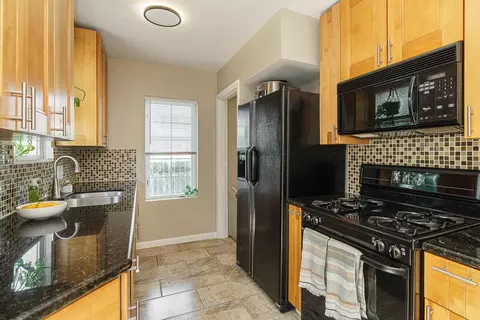Kitchen - 687 E Moler St, Columbus, OH 43207 photo 2 of 2