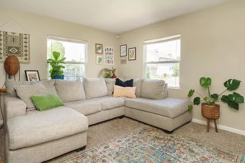 Living - 687 E Moler St, Columbus, OH 43207 photo 1 of 4