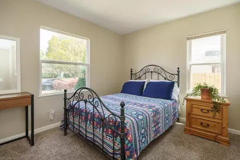 Bedroom - 687 E Moler St, Columbus, OH 43207 photo 2 of 3