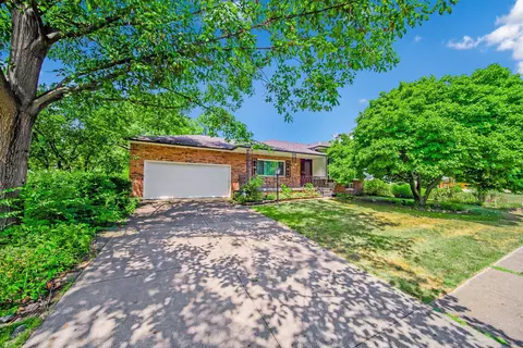 349 Briarwood Dr, Columbus, OH 43213