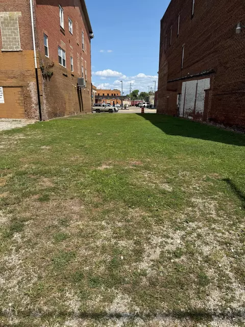 113 E Main St, Circleville, OH 43113 photo 1