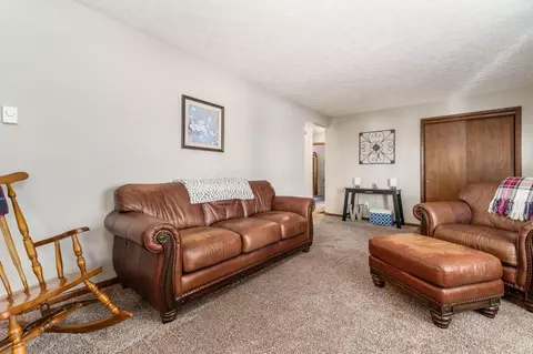 876 Lincoln Dr, Circleville, OH 43113 photo 5